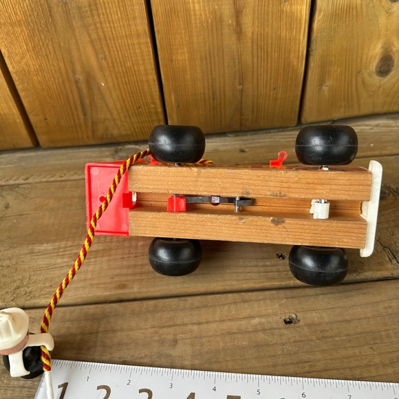 1968 Toy Fire Truck and little people wooden Fireman. - Picture 5 of 10